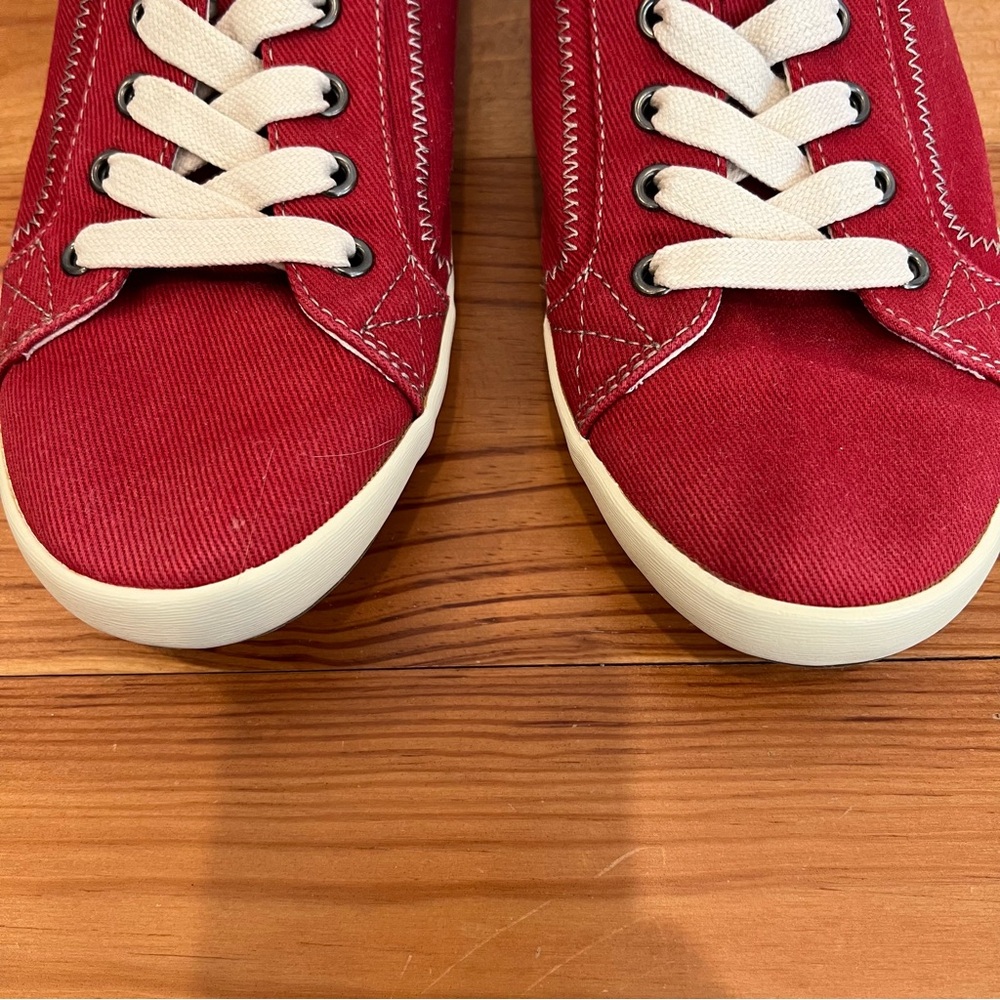 Taos Sneakers Womens 9 Red Canvas Lace Up Moc Star Walking Shoes Comfort Casual - Picture 4 of 15